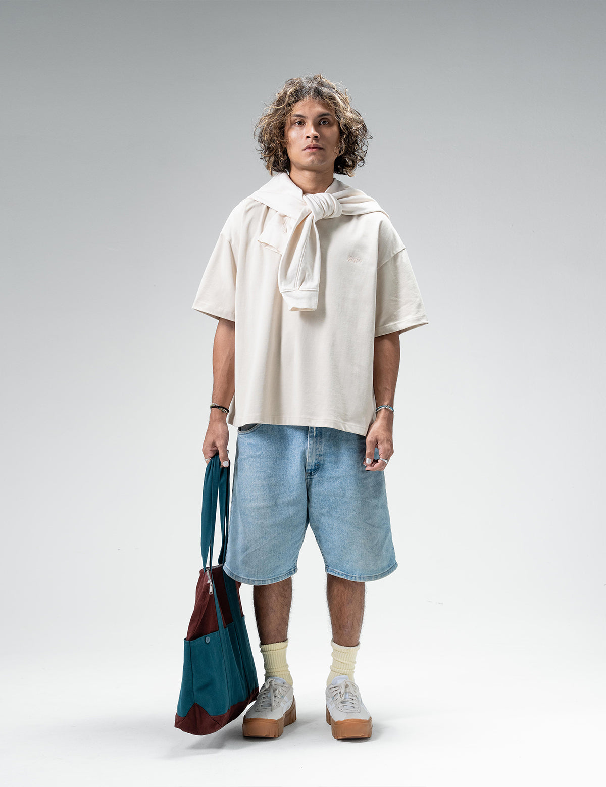 VERSATILE DAILY TOTE BAG