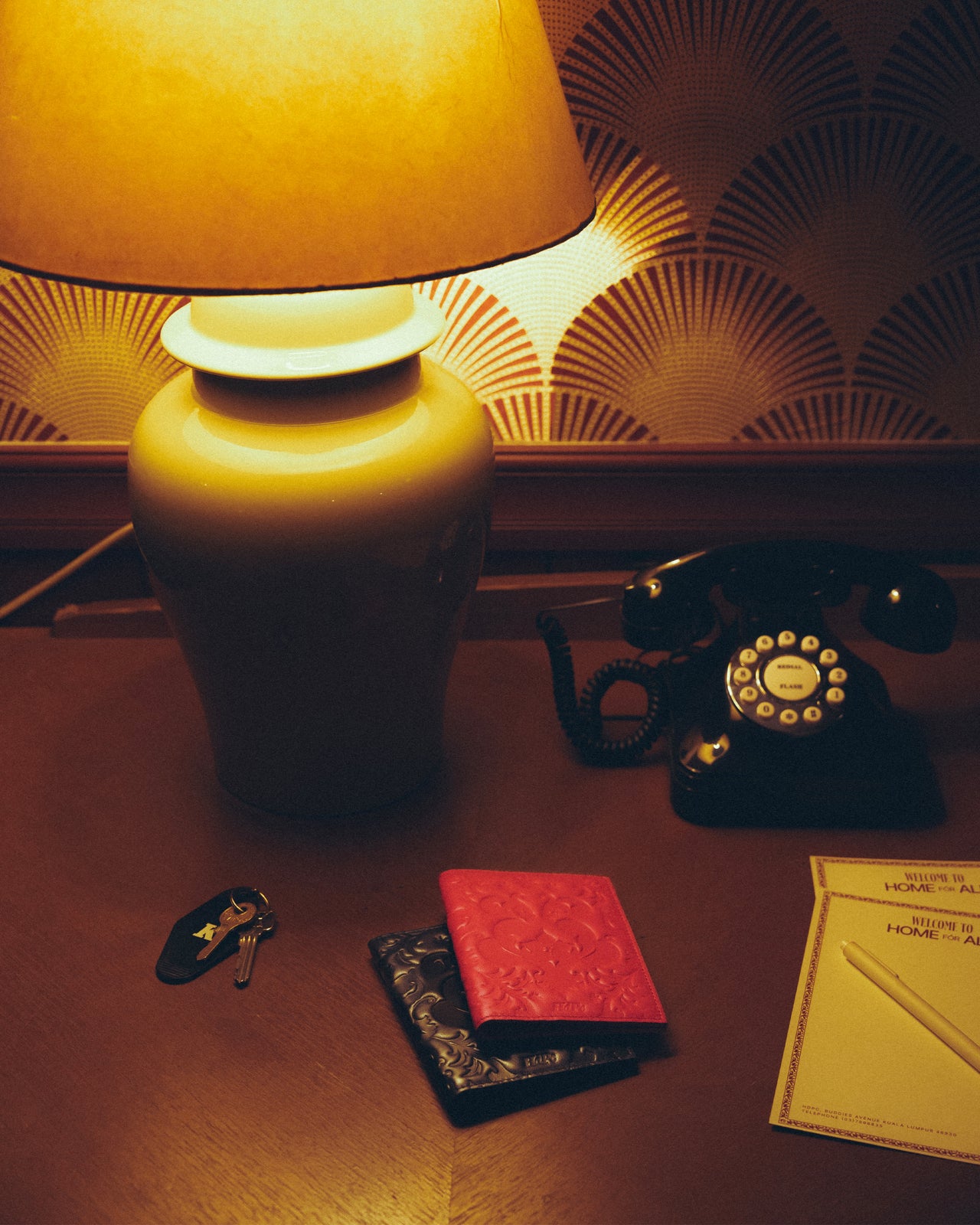 MONUMENT STAMP PASSPORT SLEEVE BLACK