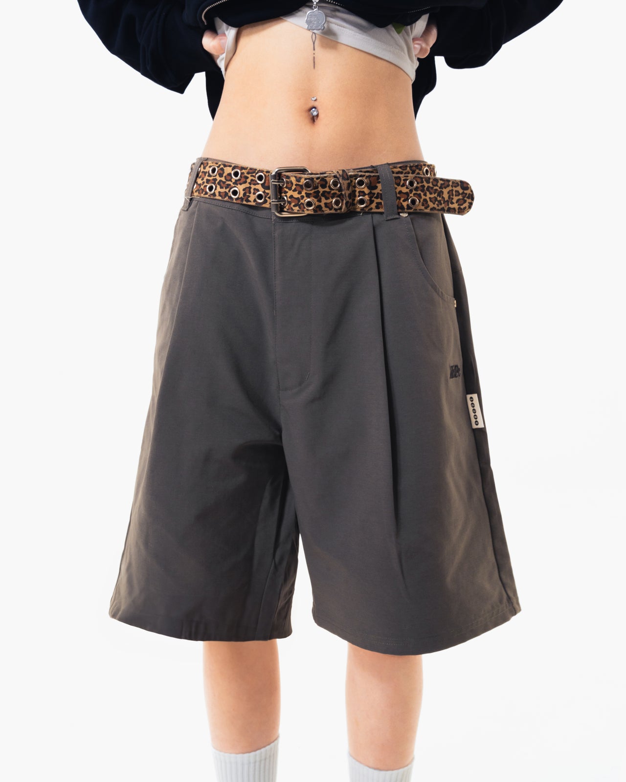 HARVEY PLEATED SHORTS BLACK