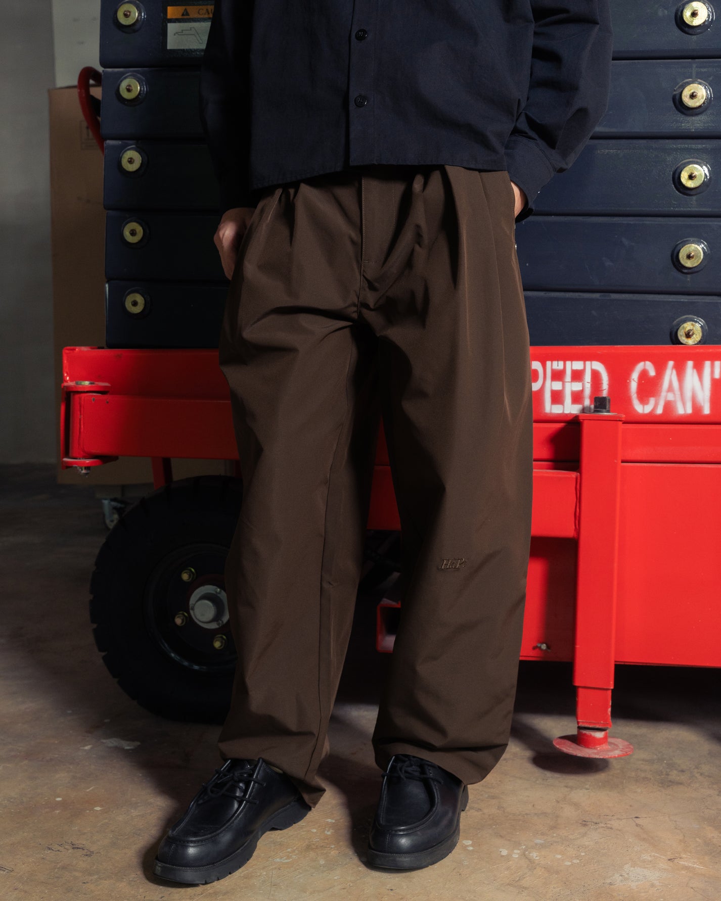 LESS FANCY PANTS 2.0 NYLON BROWN